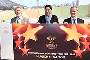Paul Breitner, Steffi Jones, UEFA-Wettbewerbsdirektor Giorgio Marchetti (©Foto: Martin Schmitz)